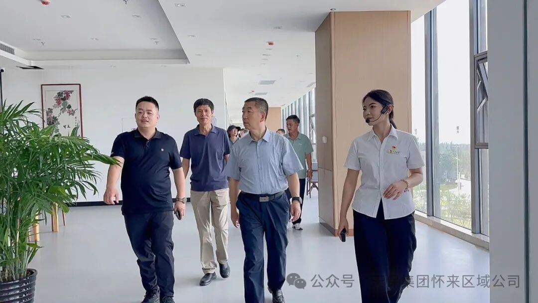 1757688744602352.jpg 02.jpg